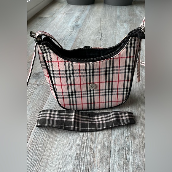 New pink mock ‘Burberry’ print little purse for child/youth. - Picture 9 of 10